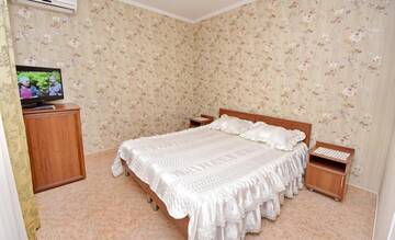 Фото номера Двухместный номер с 2 отдельными кроватями Гостиница Guest House Georgy г. Кабардинка 2