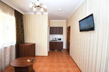 Фото номера Люкс с 1 спальней Гостиница Guest House Georgy г. Кабардинка 10