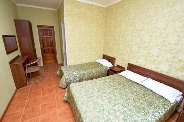Фото номера Трехместный номер Гостиница Guest House Georgy г. Кабардинка 6