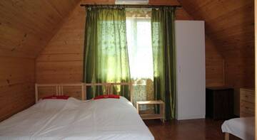 Фото номера Трехместный номер с душем Гостиница Guest House Sovetov 7 г. Кабардинка 7