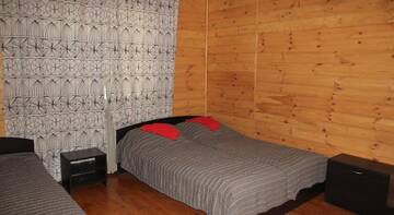 Фото номера Трехместный номер с террасой Гостиница Guest House Sovetov 7 г. Кабардинка 4