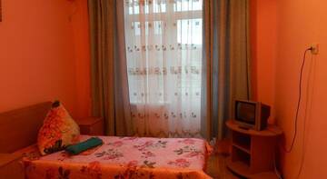 Фото номера Стандартный трехместный номер Гостевой дом Guesthouse Yuzhanka г. Кабардинка 3