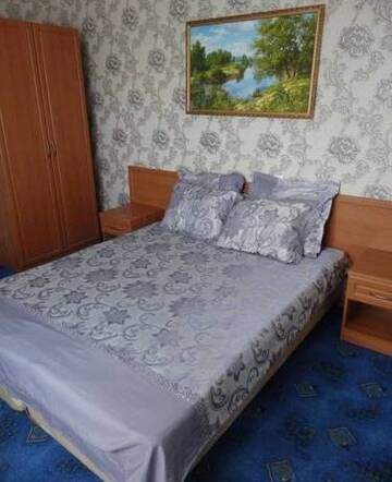 Фото номера Трехместный номер с ванной комнатой Гостевой дом Guesthouse Solnechnyiy г. Кабардинка 3