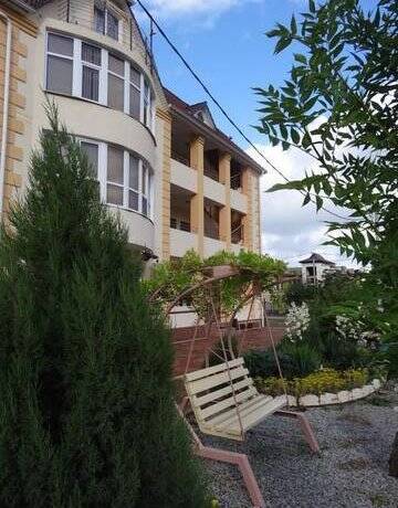 Фото номера Двухместный номер Делюкс с 1 кроватью и ванной Гостевой дом Guesthouse Solnechnyiy г. Кабардинка 2