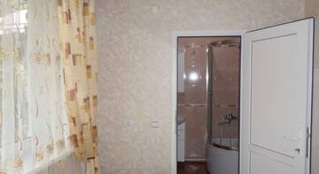 Фото номера Cемейный номер с отдельной ванной комнатой Гостиница Ксюша г. Кабардинка 10